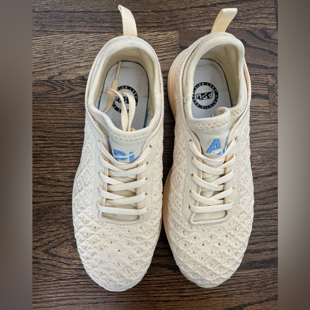 APL techloom Phantom Sneaker in Vanilla & Coastal Blue
Yellow - Picture 2 of 8
